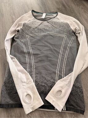 Ivivva Gray & Black Ombre Long Sleeve Active Top